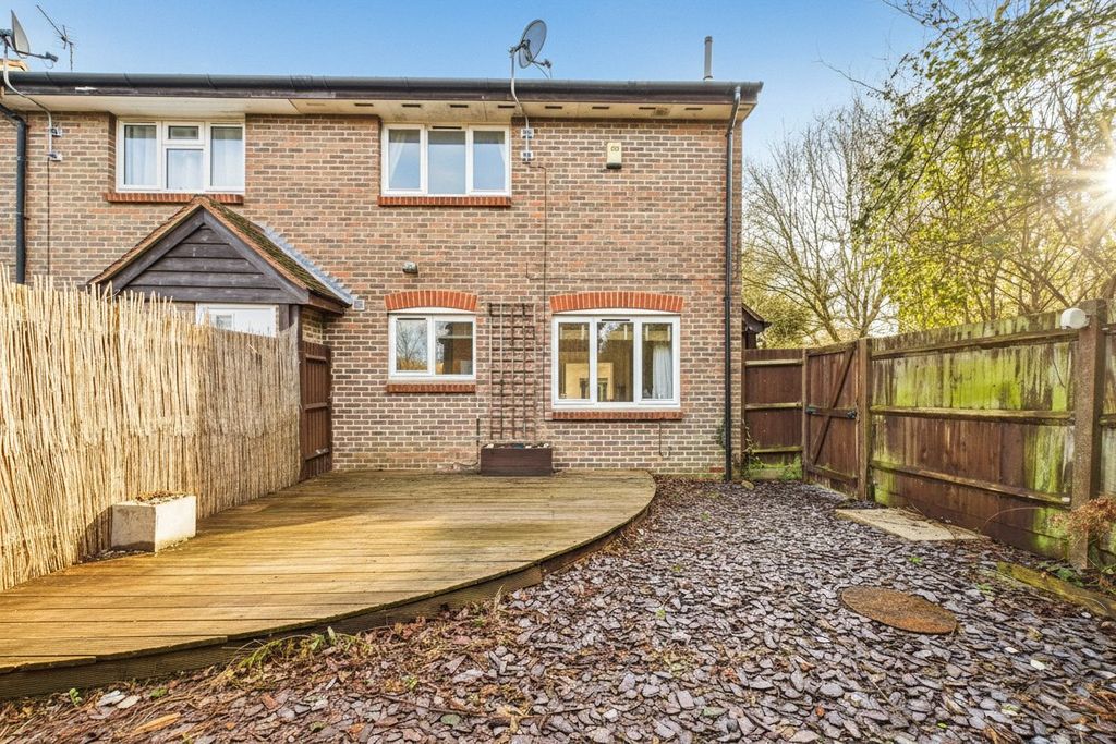 Property photo 2 of 8 Picture No. 12