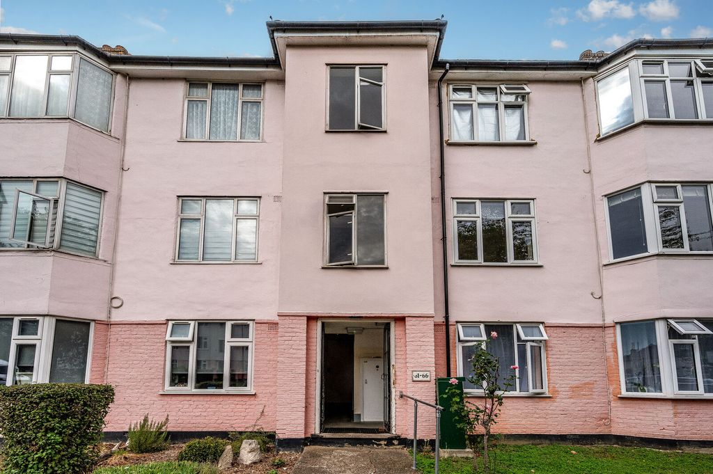 Property photo 3 of 11
