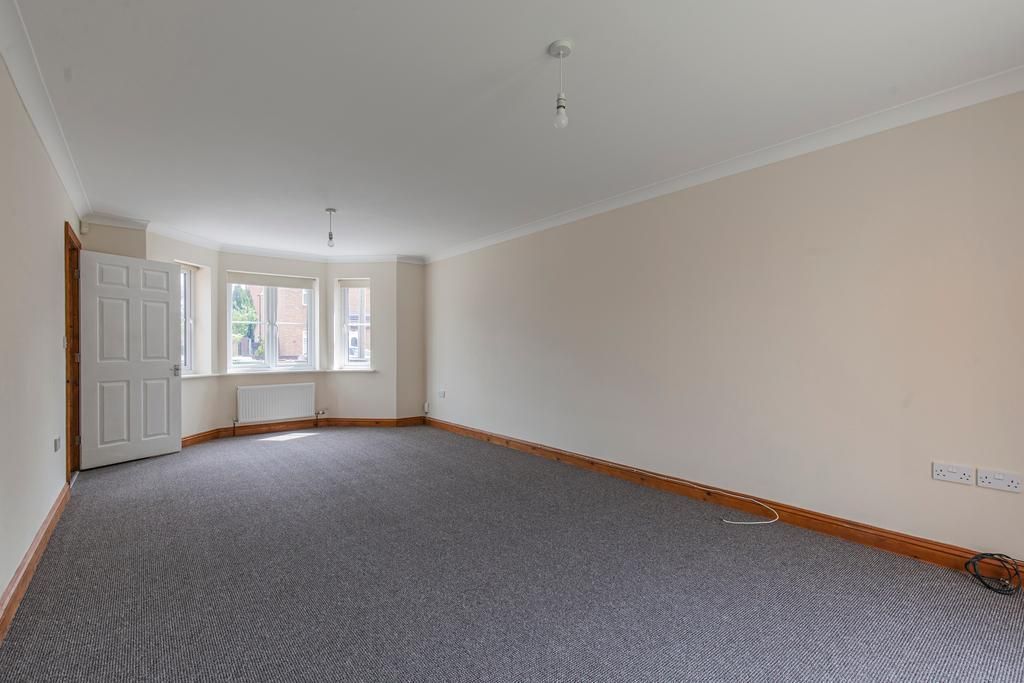 Property photo 3 of 27