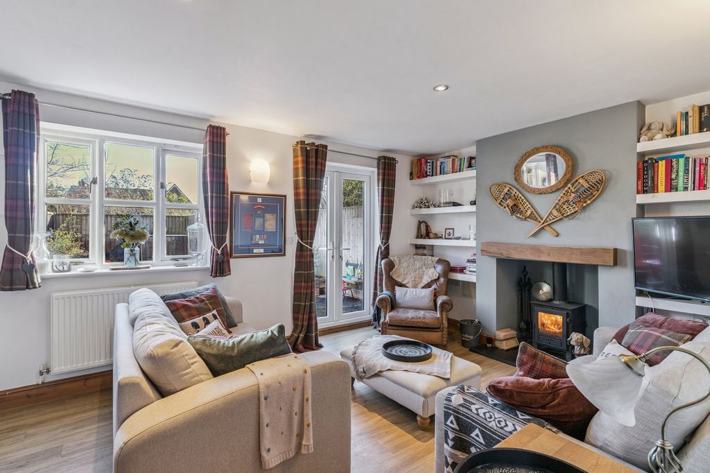 Property photo 2 of 20