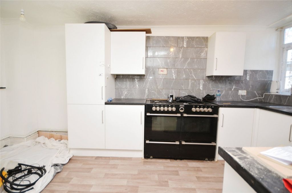 Property photo 3 of 9 Picture No. 04