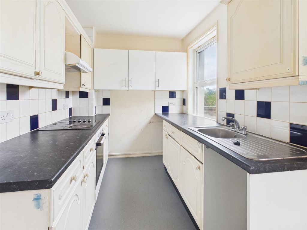 Property photo 3 of 11 Kitchen 1.Jpg