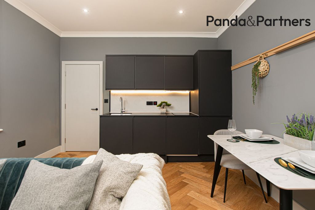 Property photo 3 of 13 Photo