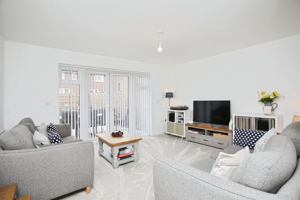 Property photo 2 of 17