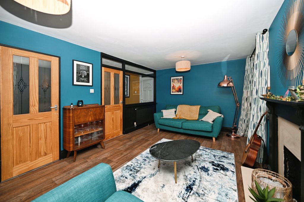 Property photo 2 of 19