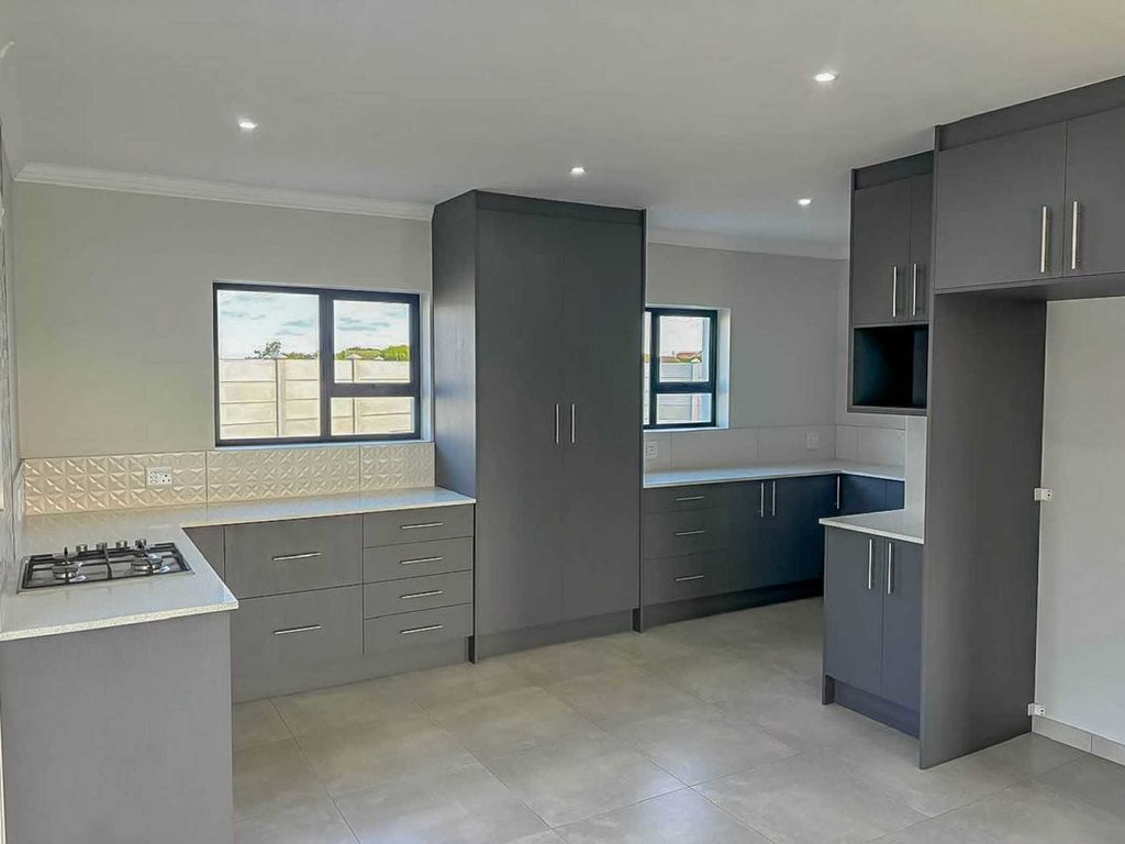 Property photo 3 of 24 1Jf1721906