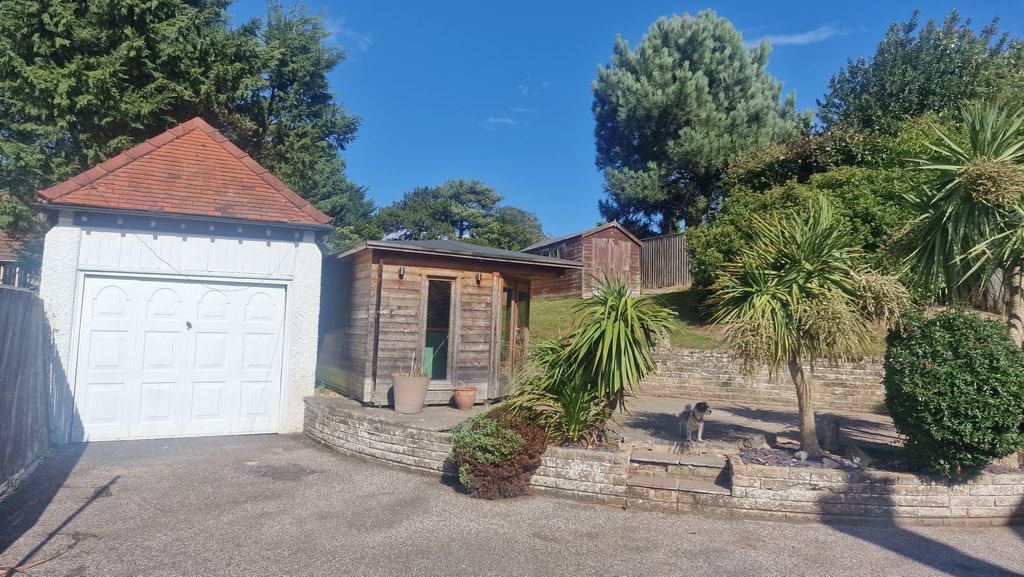 Property photo 2 of 11