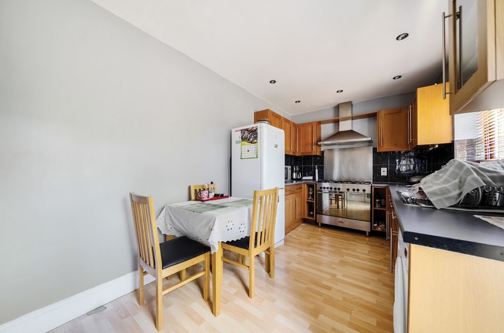 Property photo 3 of 20 1321154-7-686d04F...