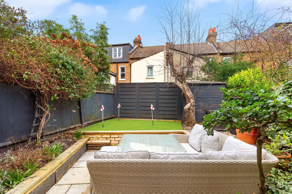 Property photo 2 of 19