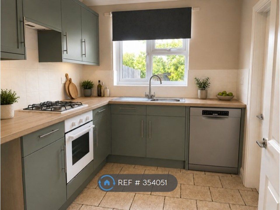 Property photo 2 of 8 Kitchen