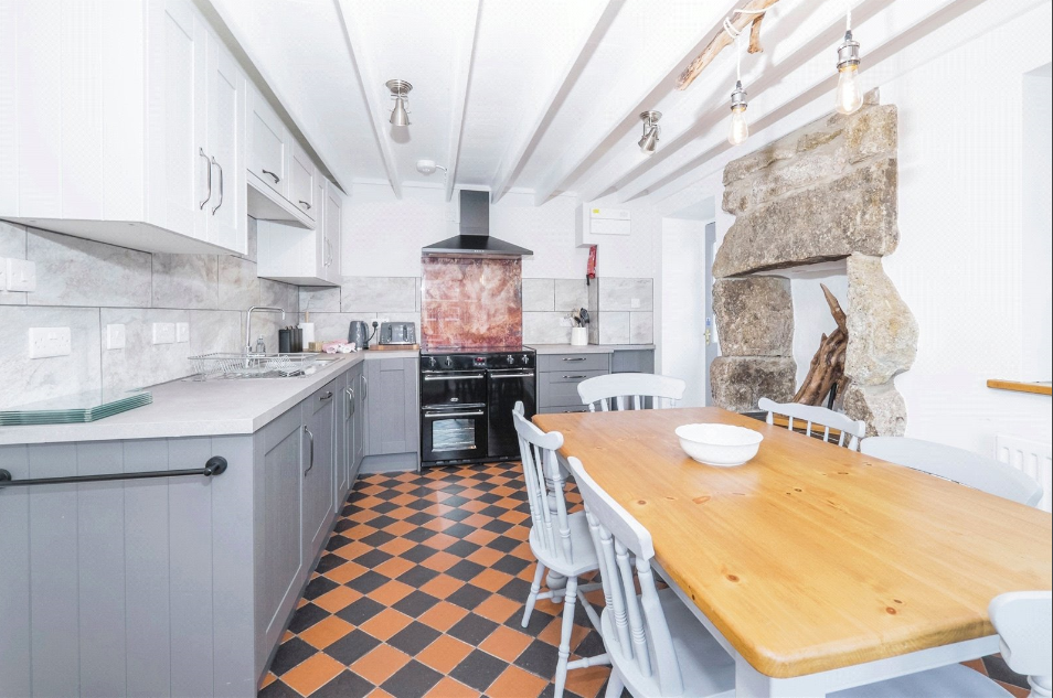 Property photo 3 of 13