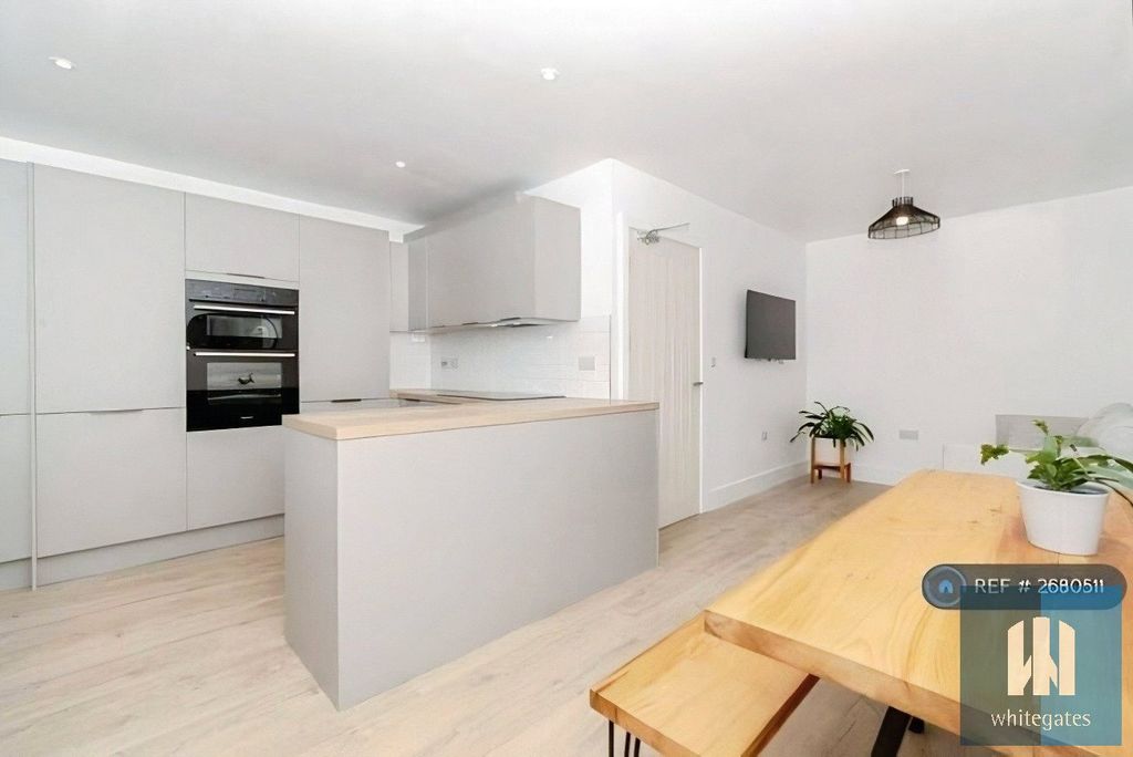 Property photo 1 of 15 Picture No. 12