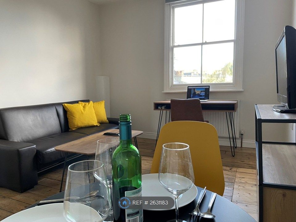 Property photo 3 of 13 Lounge/Diner