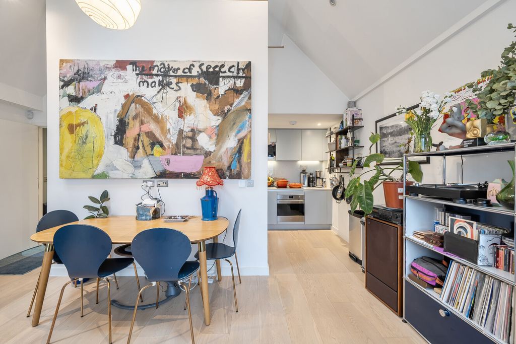 Property photo 3 of 20 1421716-9-69Aaefd...