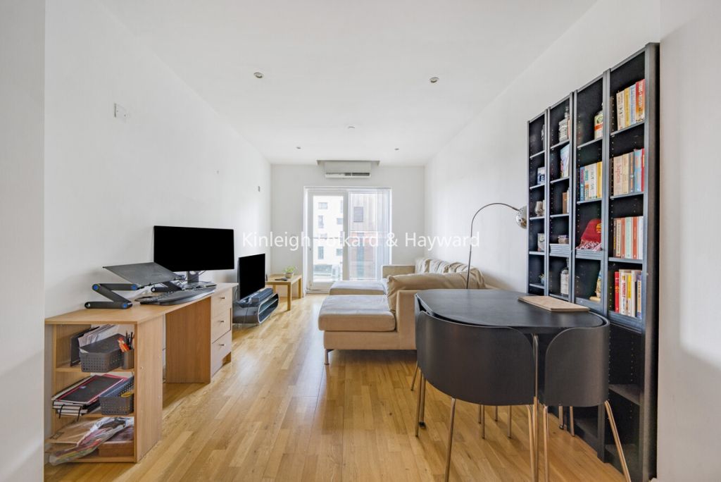 Property photo 1 of 8 Ac6c261F-94d6-44d5-9