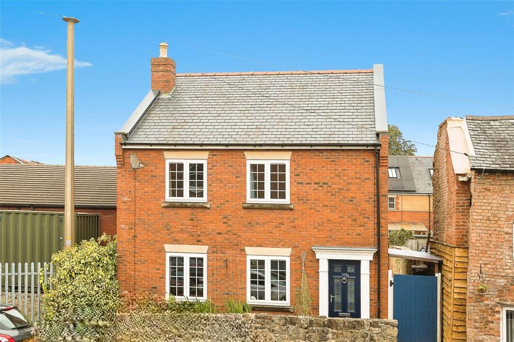 Property photo 1 of 16 Description