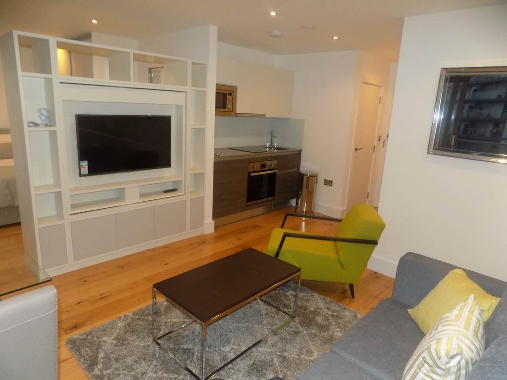 Property photo 3 of 6 Lounge