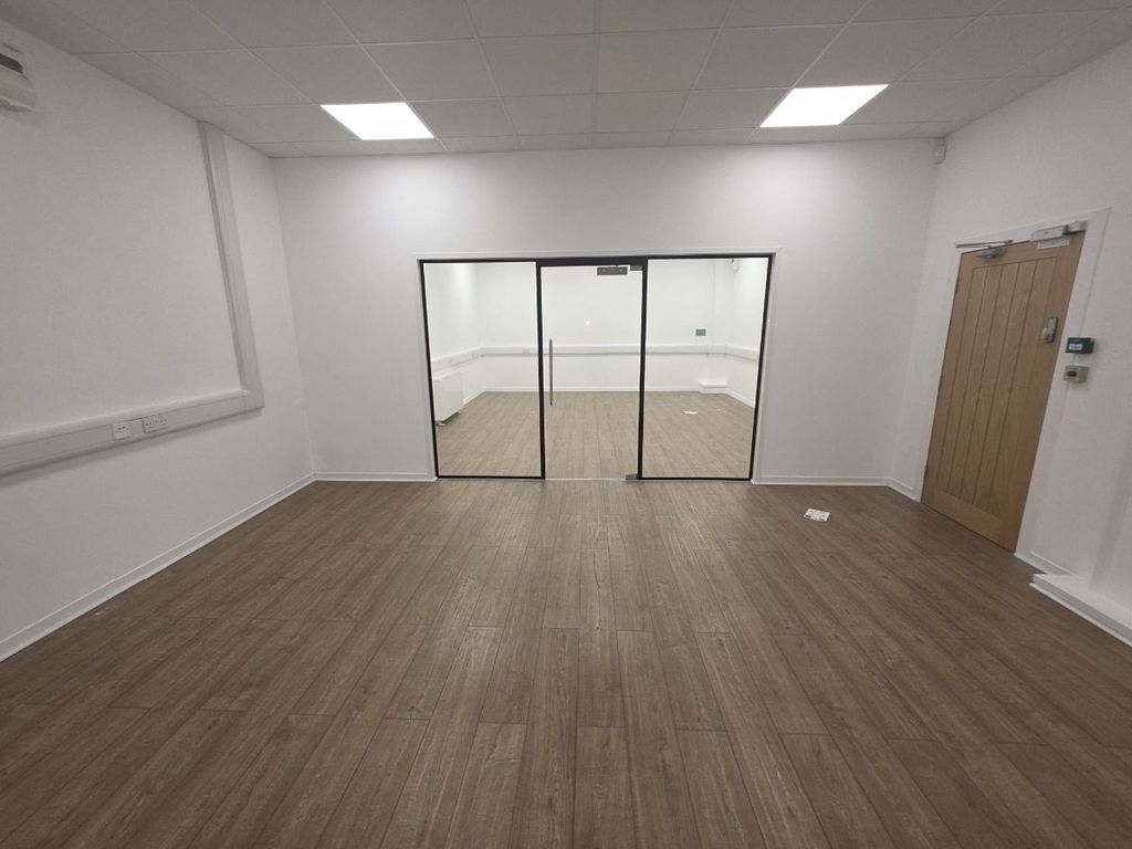 Property photo 1 of 2