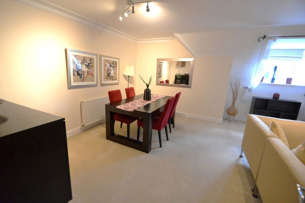 Property photo 2 of 33