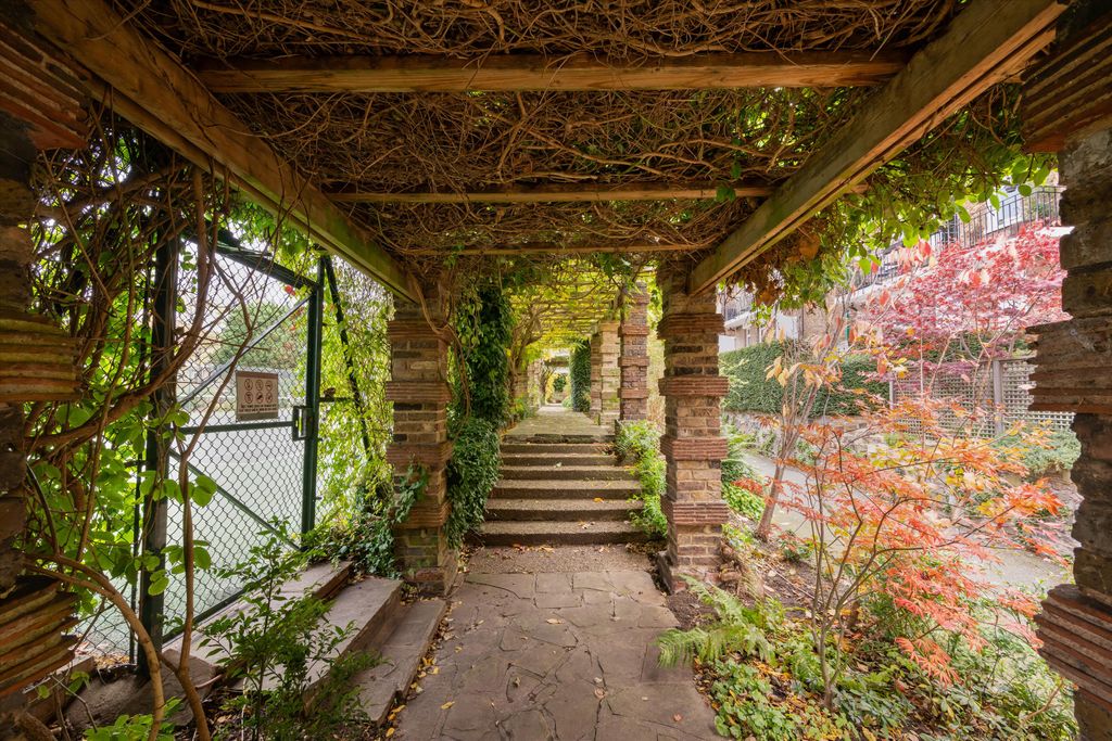 Property photo 3 of 16 Image