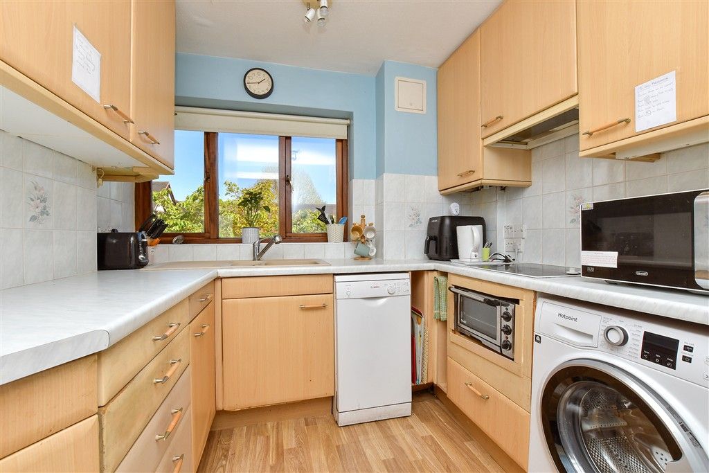 Property photo 3 of 14 Kitchen