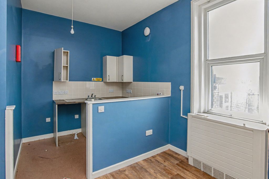 Property photo 3 of 21 141 & 141A Hornby Road, Blackpool, Lancashire, Fy1 4Jg
