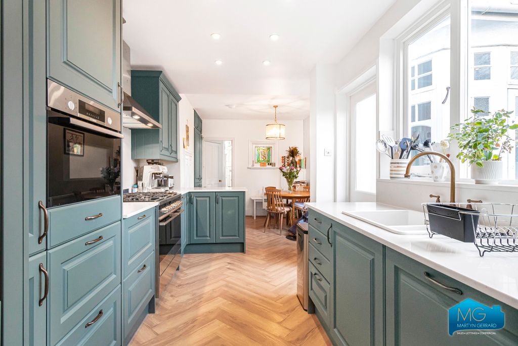 Property photo 3 of 29 Picture No. 05