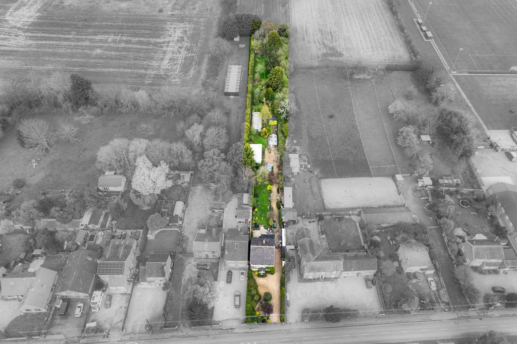 Property photo 2 of 40