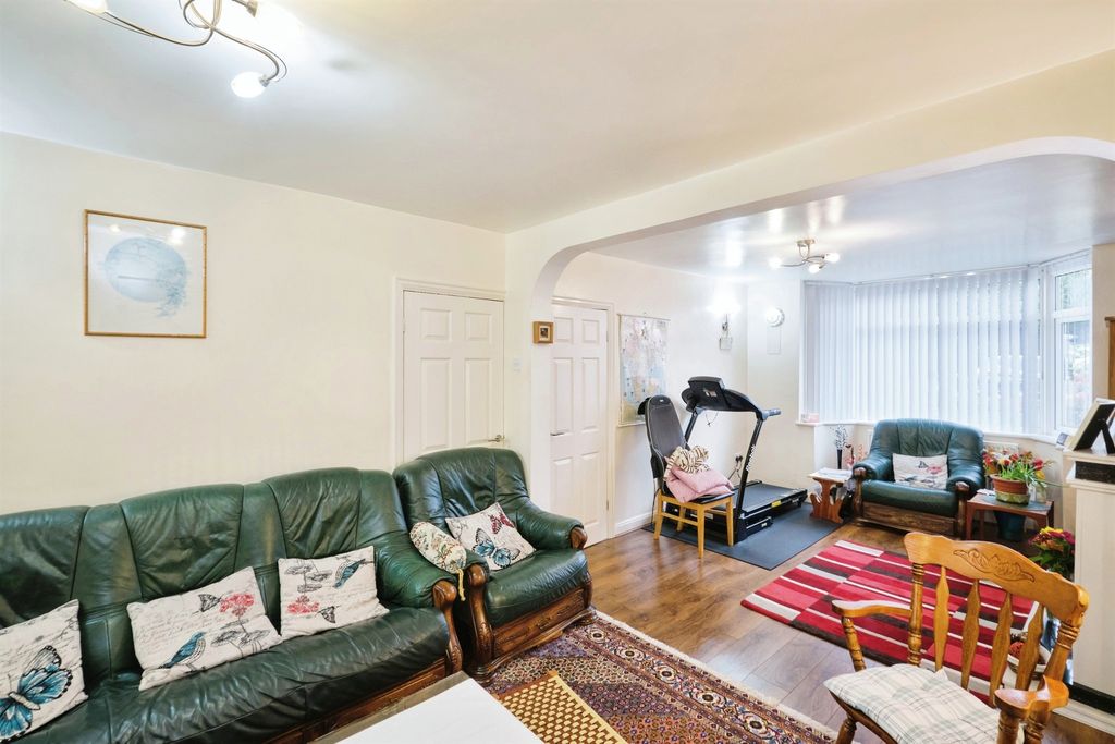 Property photo 3 of 19