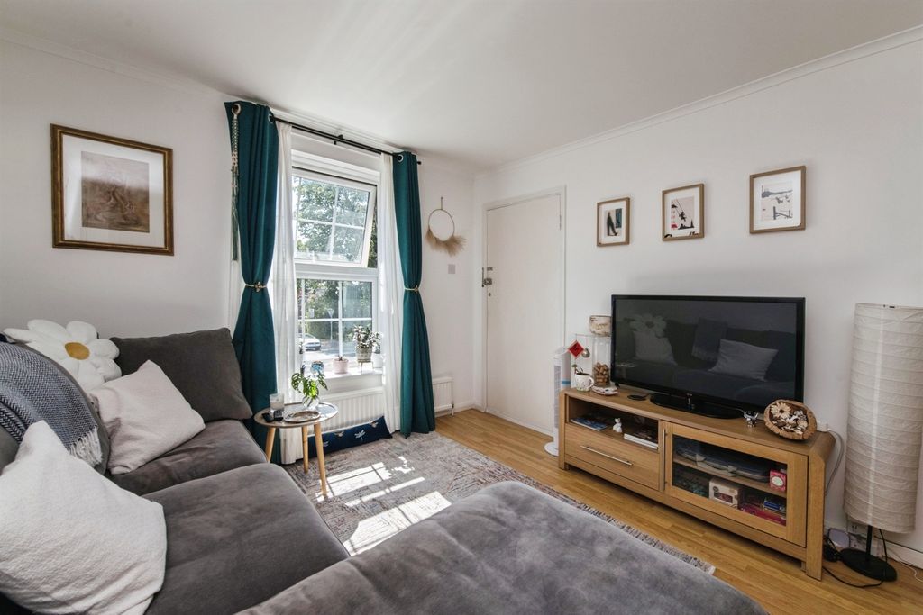 Property photo 2 of 14