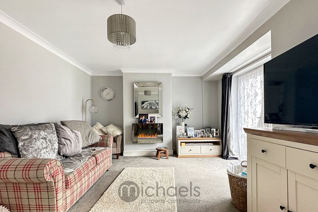 Property photo 3 of 13