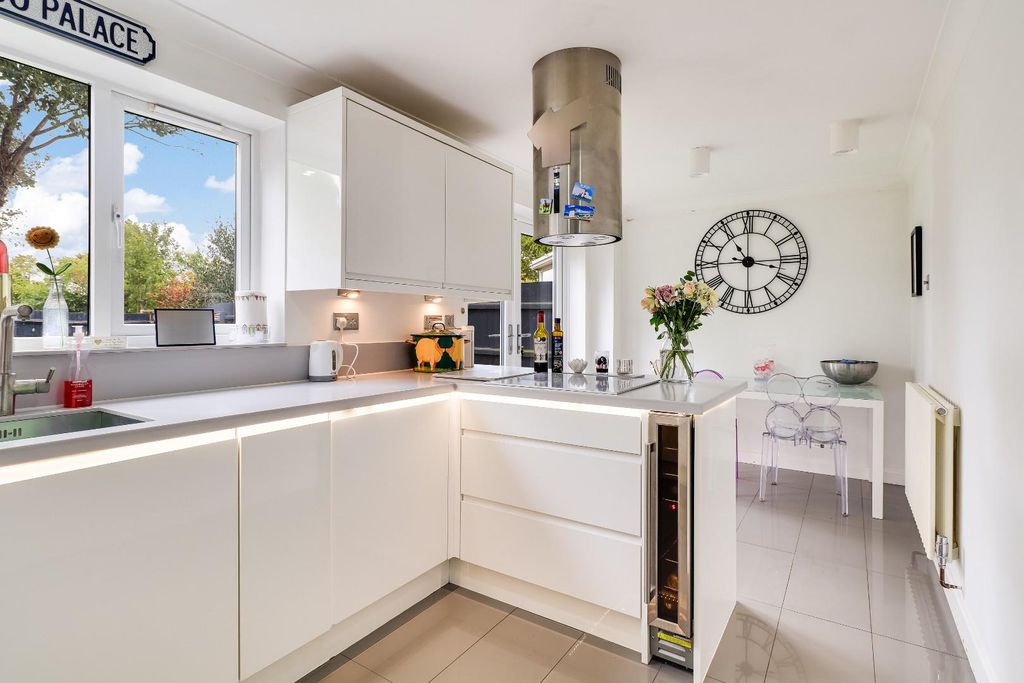 Property photo 3 of 17 Img (9).Jpg