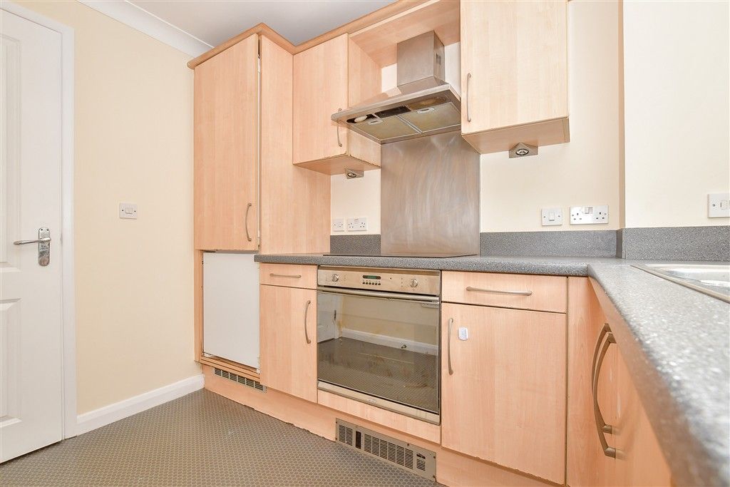 Property photo 1 of 9 Kitchen