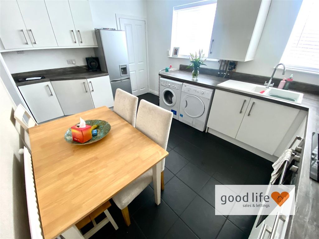 Property photo 3 of 15 20260131_121328312_Ios69Scrutonave.Jpg