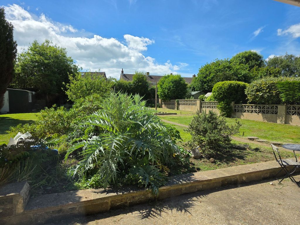 Property photo 2 of 21