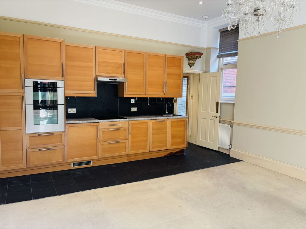 Property photo 2 of 9 Photo 3