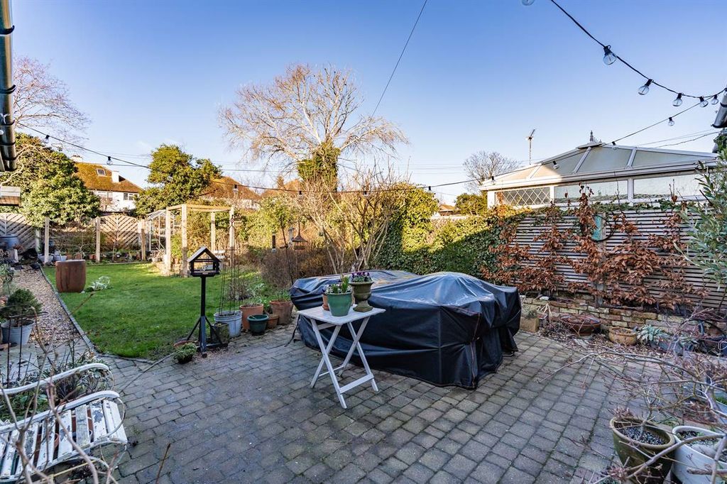 Property photo 3 of 25