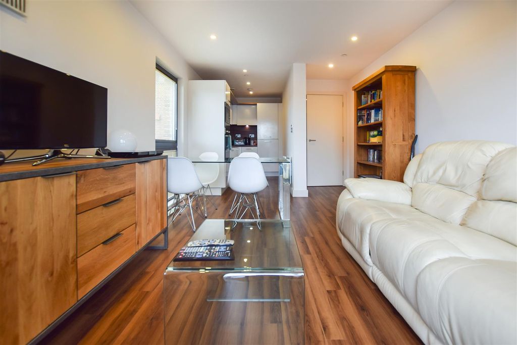 Property photo 2 of 10 Recep.Jpg