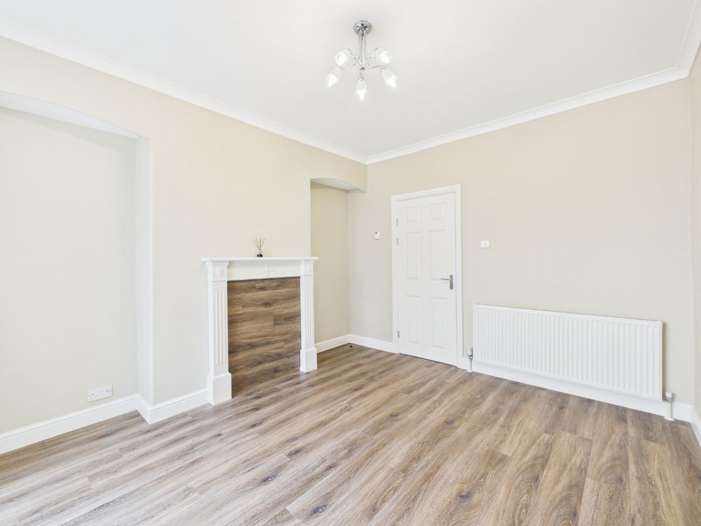 Property photo 2 of 10 4936215