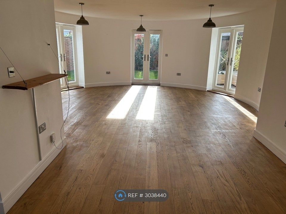 Property photo 1 of 13 Roundel Living Area With 3 Door Access To Garden