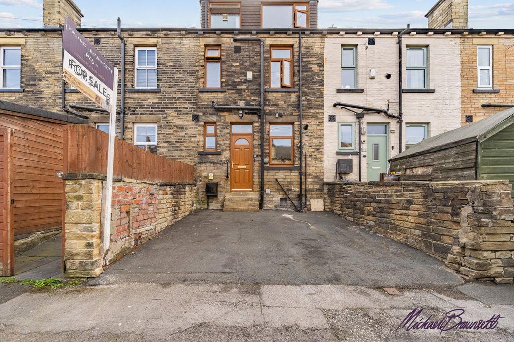 Property photo 3 of 26