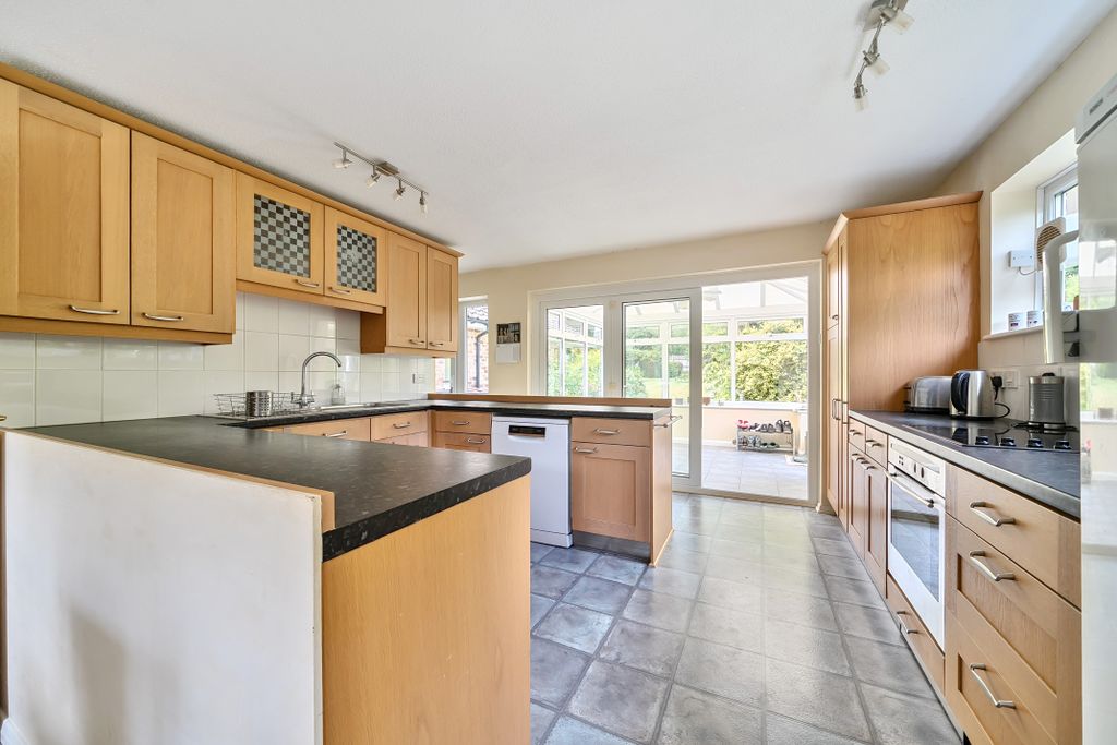 Property photo 3 of 11