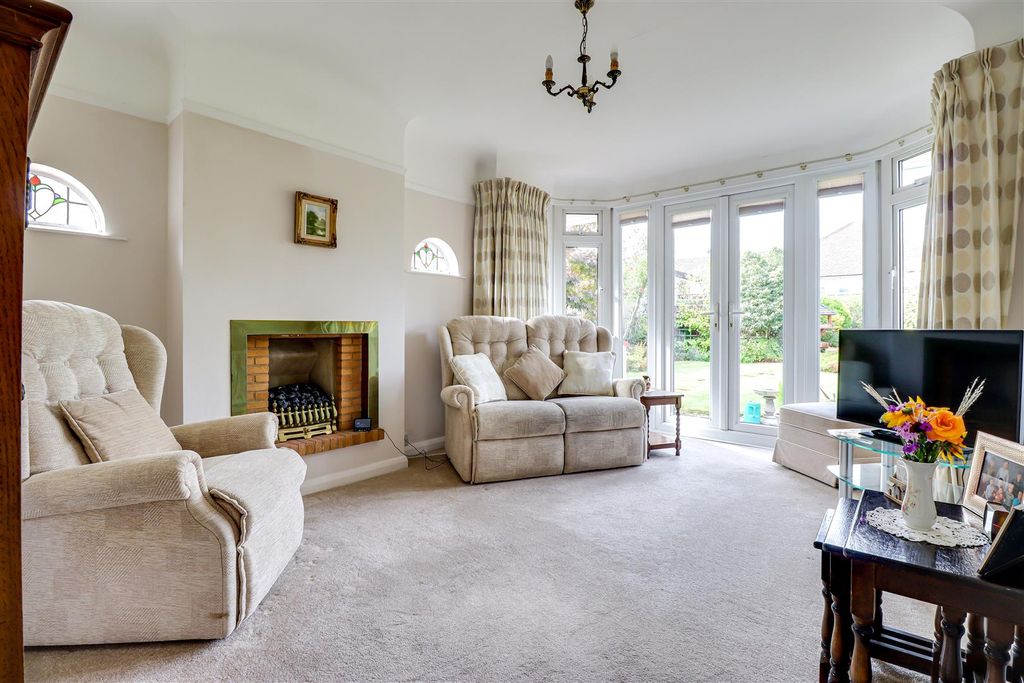 Property photo 3 of 18