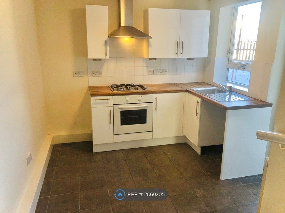Property photo 1 of 10 Kitchen