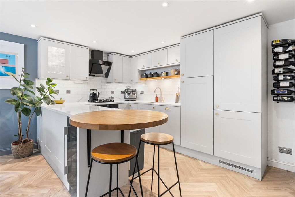 Property photo 3 of 6 Living/Dining/Kitchen