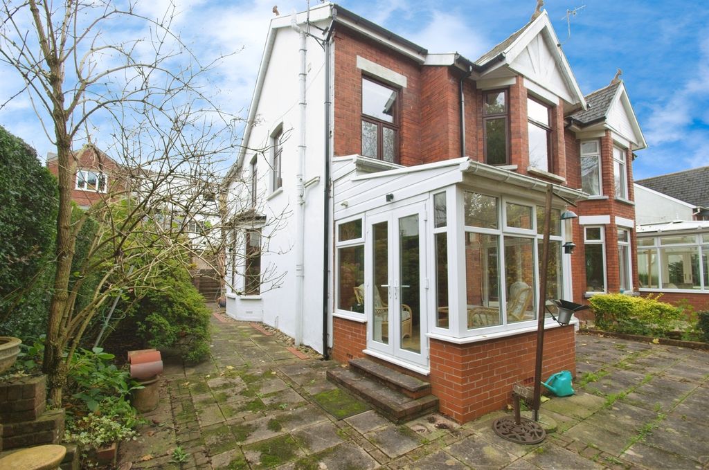 Property photo 1 of 31