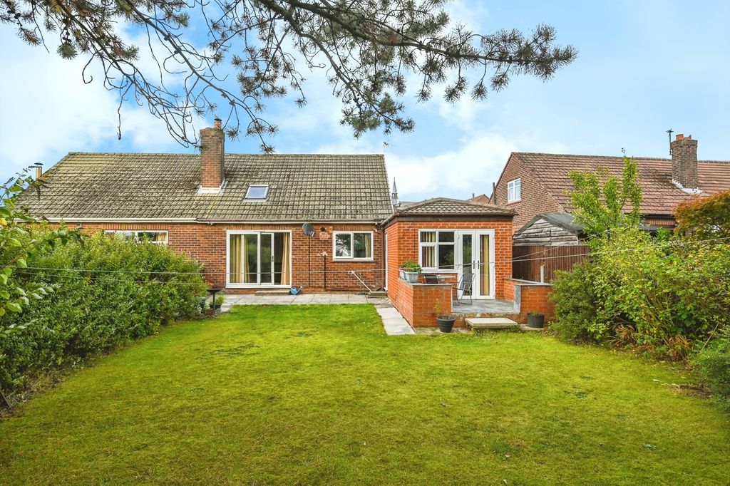 Property photo 3 of 11 Garden