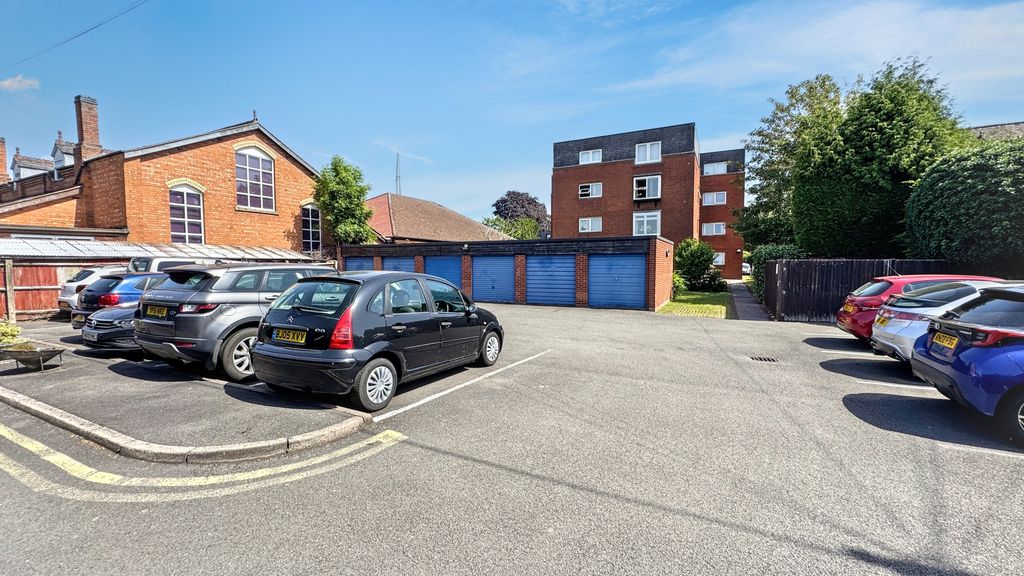 Property photo 3 of 12 Guardian Court, New Road, Bromsgrove, B60 2Jd