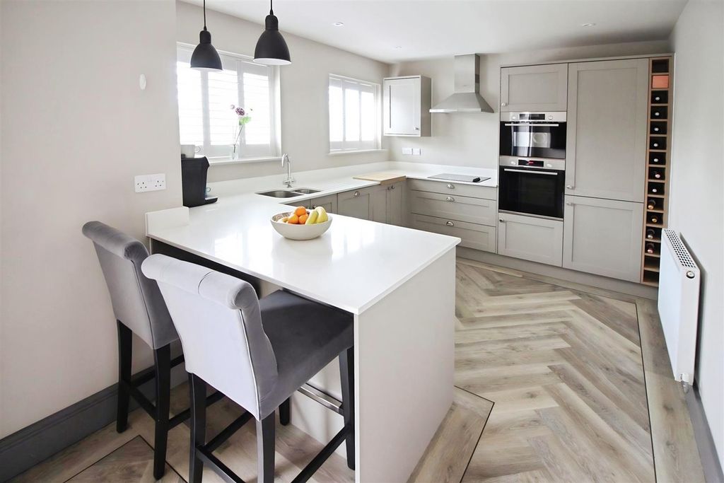 Property photo 2 of 19 Kitchen/Diner