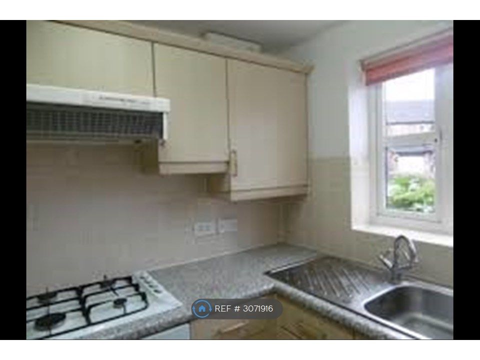 Property photo 2 of 9 Kitchen